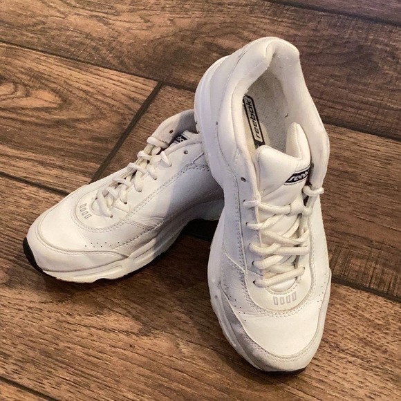 Reebok White Walking Gratify Women US Size 6 Hexalite - Picture 1 of 7